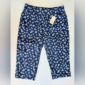 NWT St John's Bay Secretly Slender Navy W/Daisies Stretch Capris Ladies Size 10